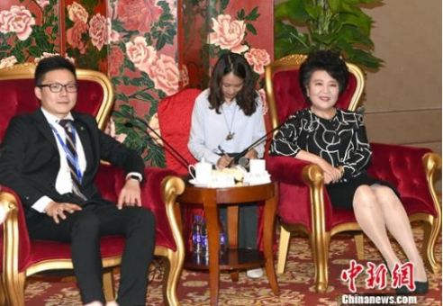 裘援平会见新西兰“重走路易·艾黎之路”访问团